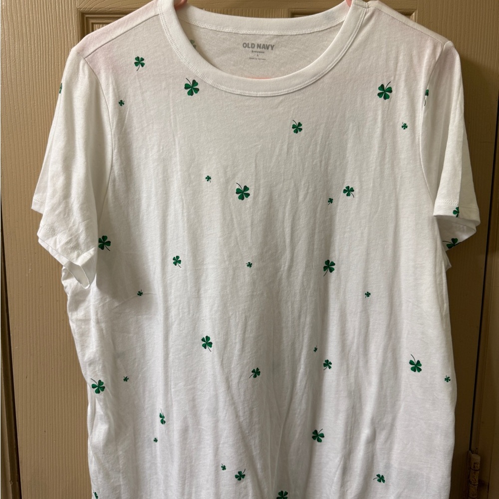 Old Navy Classic White Crewneck Tee